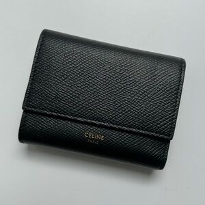 CELINE SMALL TRIFOLD WALLET IN GRAINED CALFSKIN - BLACK